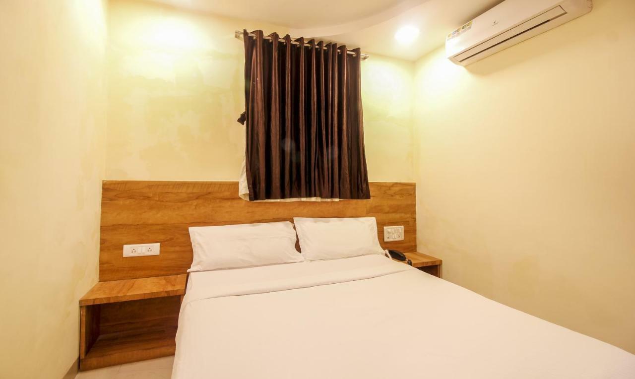 Tiba Hotel Mumbai Exteriör bild