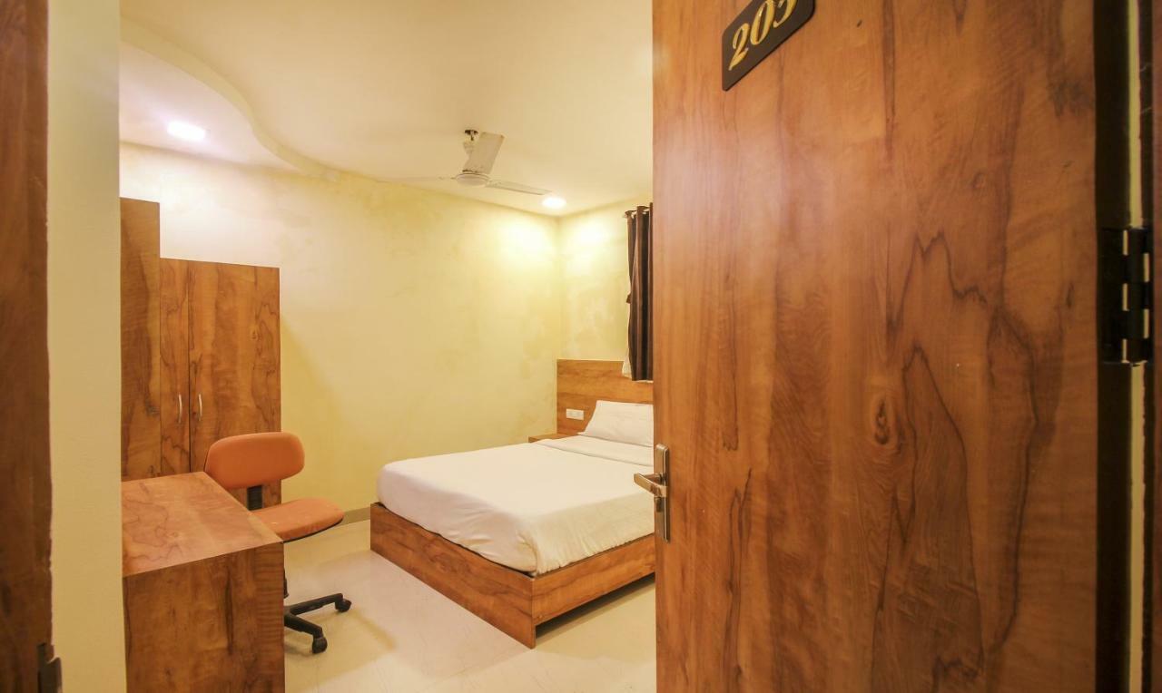Tiba Hotel Mumbai Exteriör bild