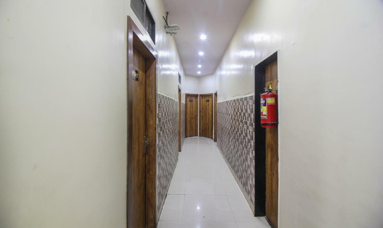 Tiba Hotel Mumbai Exteriör bild